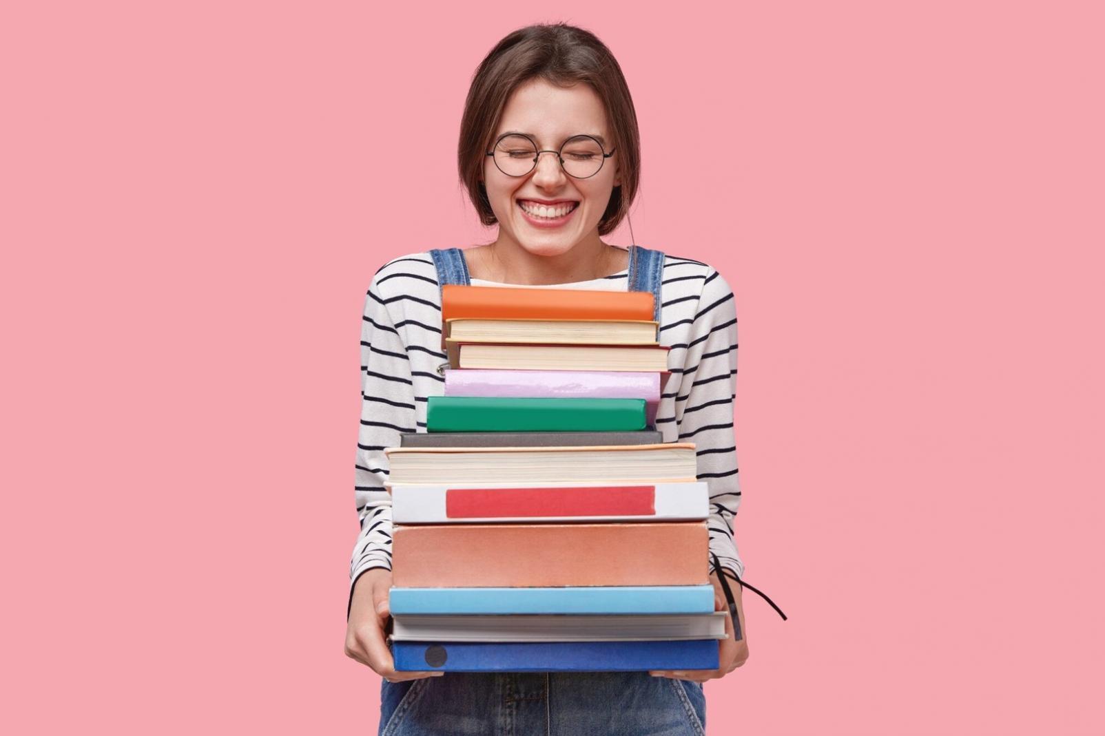 Studio di teoria letteraria con materiali didattici e testi critici